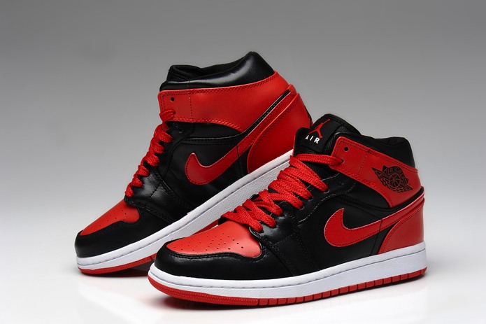 Nike Air Jordan 1 Retro j ai Femmes chaussures en vente Rouge Noir (1)